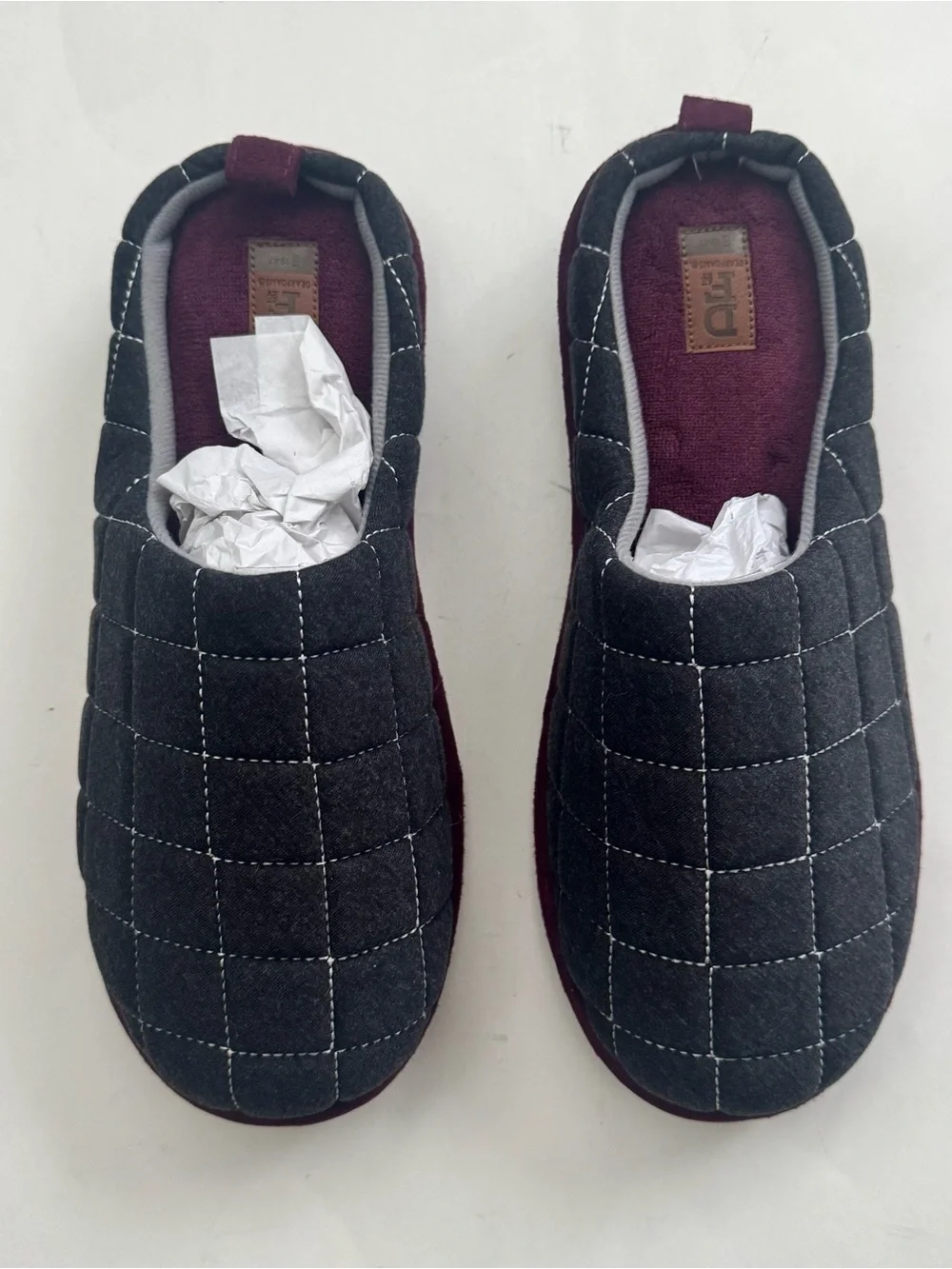 Dearfoams Quilted Clog Slippers Men M 9-10 Charcoal Grey Maroon House Shoes